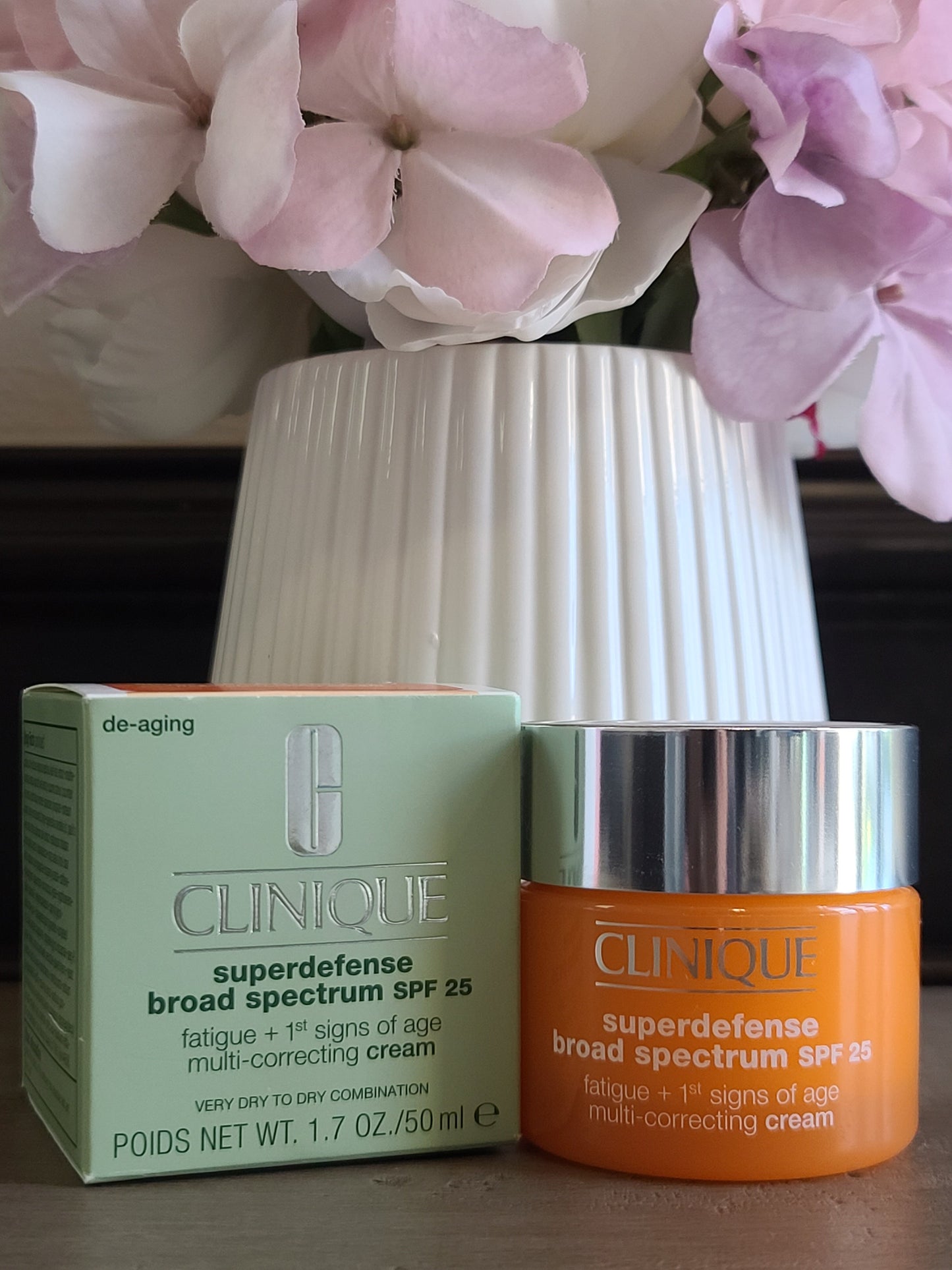 Clinique Superdefense Broad Spectrum SPF 25 Fatigue + 1st Signs Of Age Multi-Correcting Cream