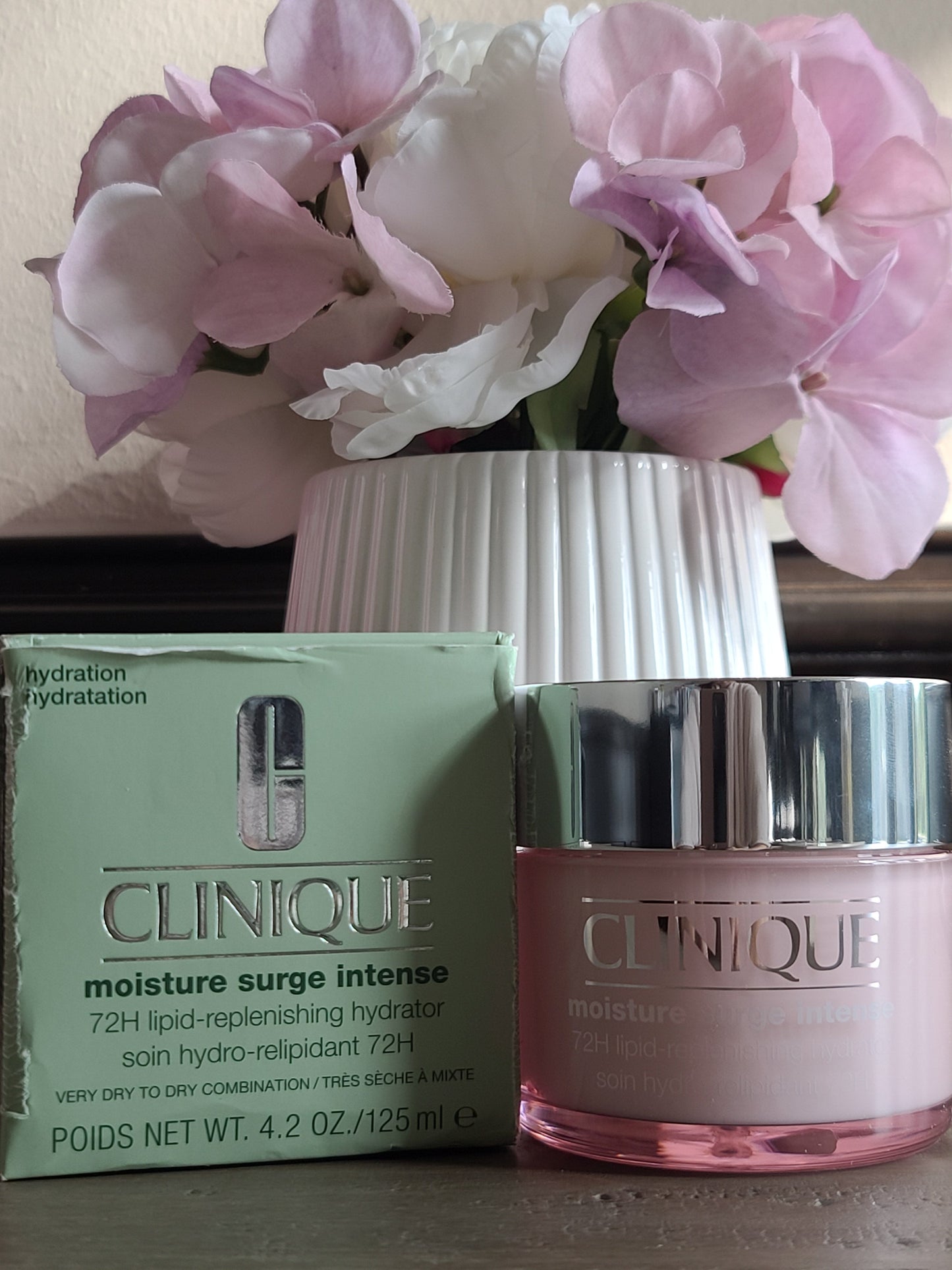 Clinique Moisture Surge Intense 72H Lipid-Replenishing Hydrator